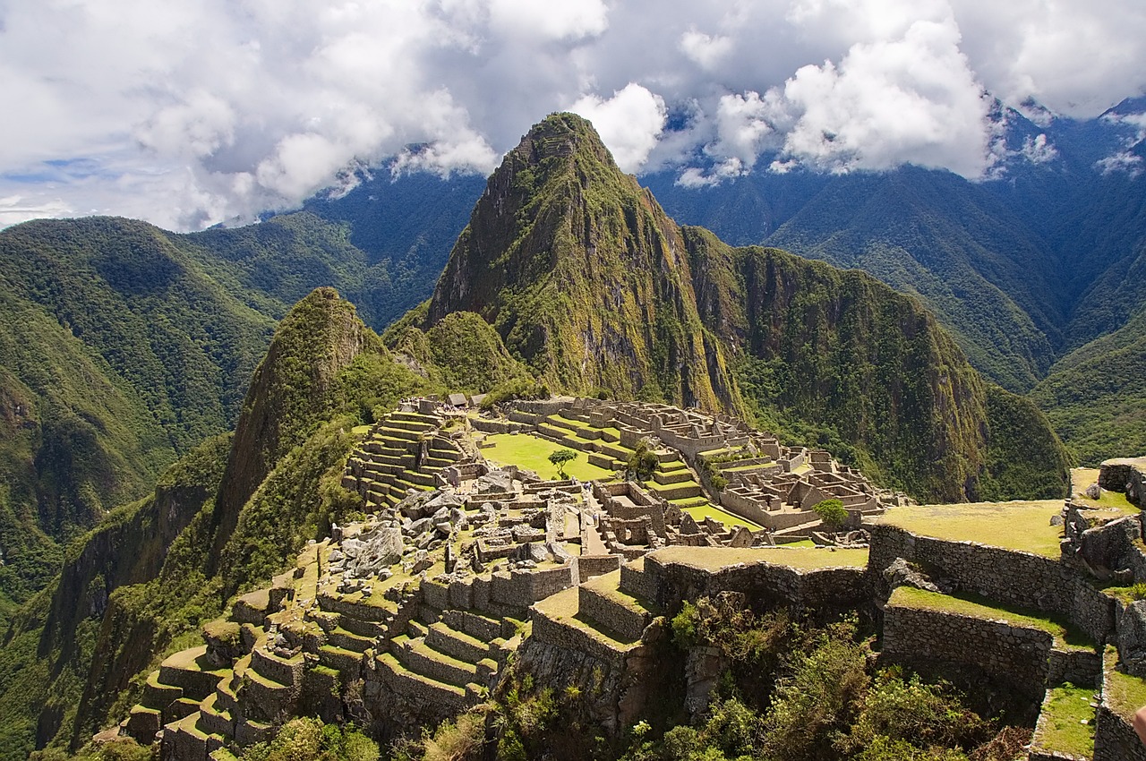 préparez votre trek au machu picchu avec nos conseils essentiels pour une aventure réussie : équipement, entraînement et astuces pratiques.