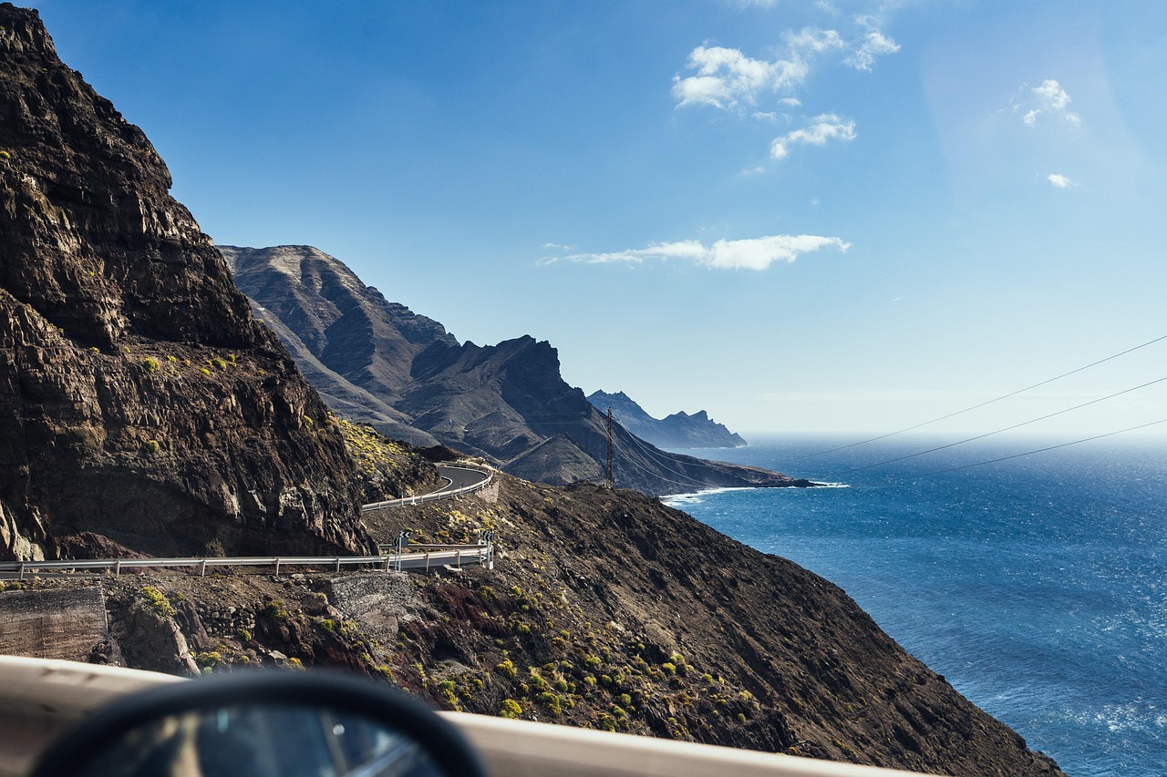 découvrez notre guide complet pour un road trip inoubliable sur la côte ouest des états-unis : paysages époustouflants, itinéraires incontournables et conseils pratiques.