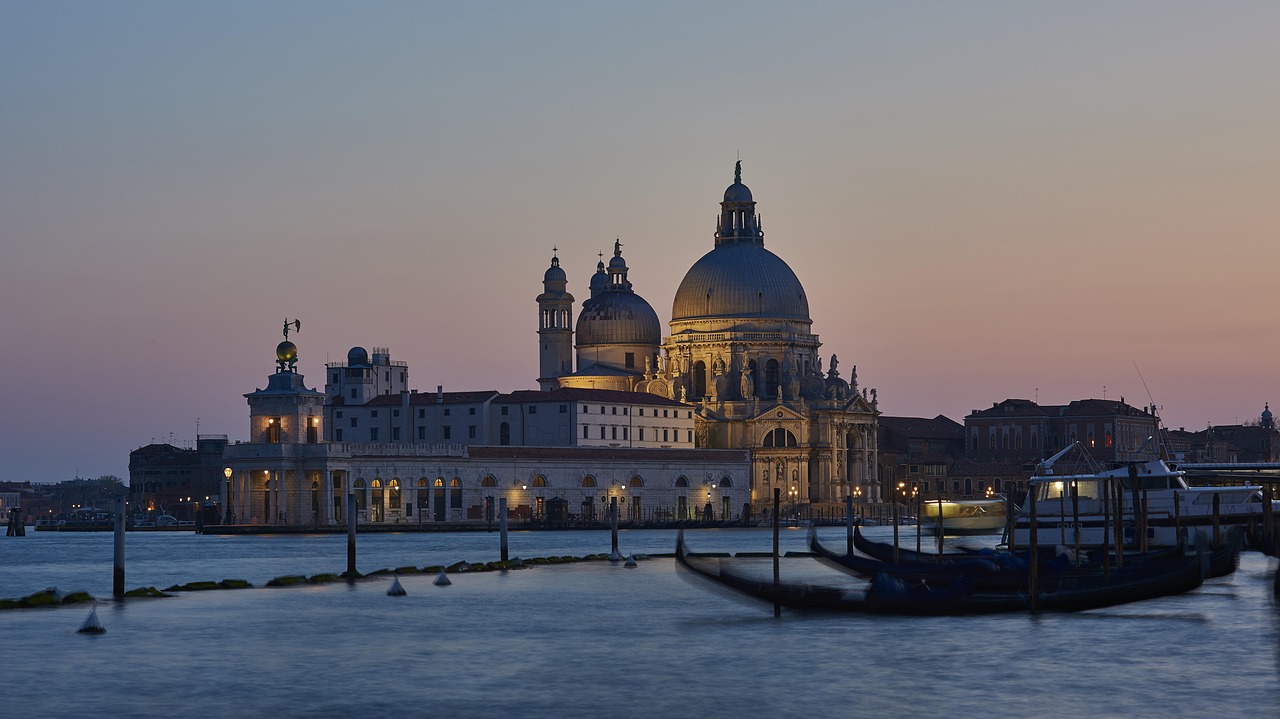 découvrez notre itinéraire de voyage en italie pour explorer les incontournables, de rome à venise, en passant par florence et la côte amalfitaine. planifiez votre aventure italienne idéale !